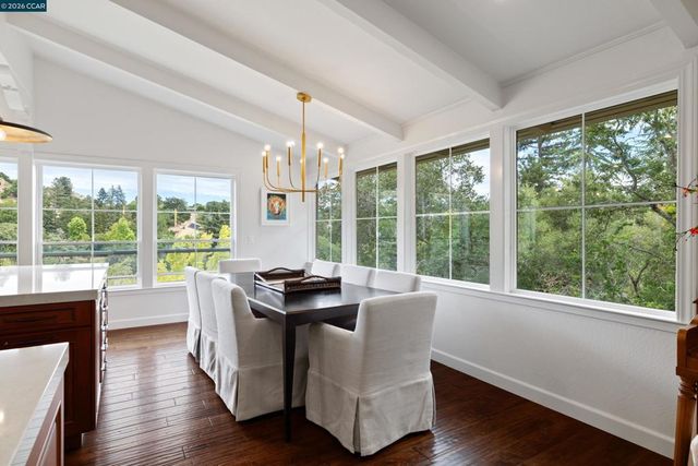 60 Tarry Ln, Orinda, CA 94563