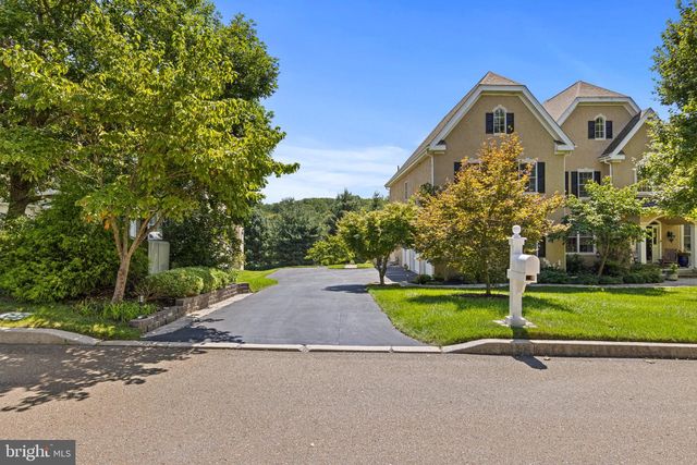 102 RICHARDS WAY, Avondale, PA 19311