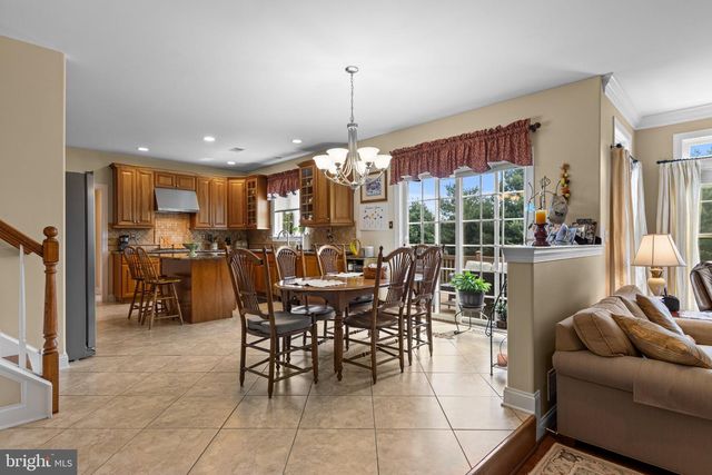 102 RICHARDS WAY, Avondale, PA 19311