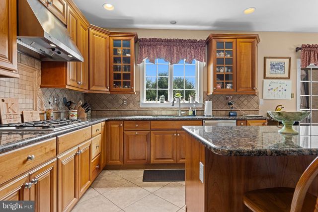 102 RICHARDS WAY, Avondale, PA 19311