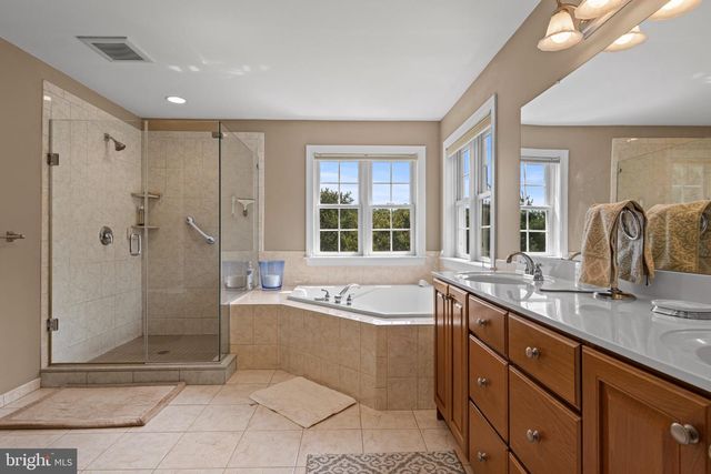 102 RICHARDS WAY, Avondale, PA 19311