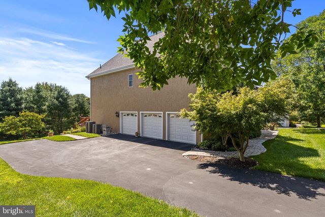 102 RICHARDS WAY, Avondale, PA 19311