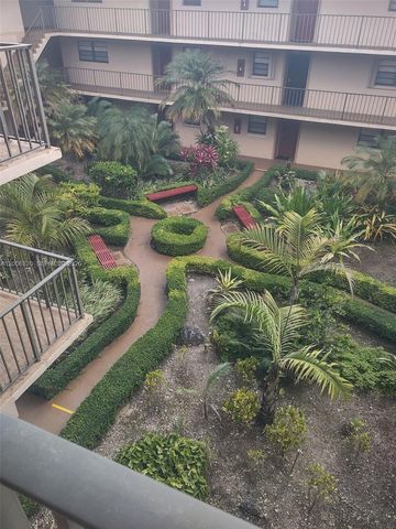 10625 SW 112th Ave 301, Miami, FL 33176