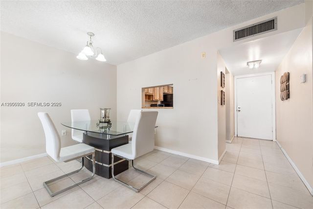 10625 SW 112th Ave 301, Miami, FL 33176