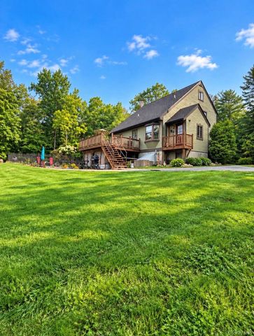 408 Oregon Trail, Pine Bush, NY 12566