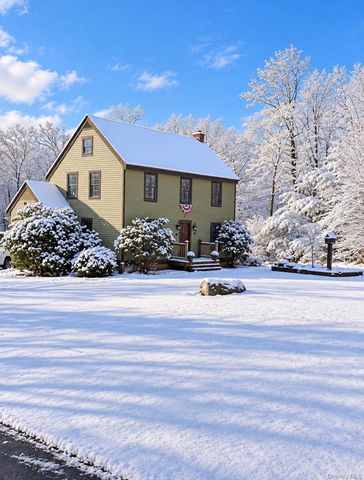 408 Oregon Trail, Pine Bush, NY 12566