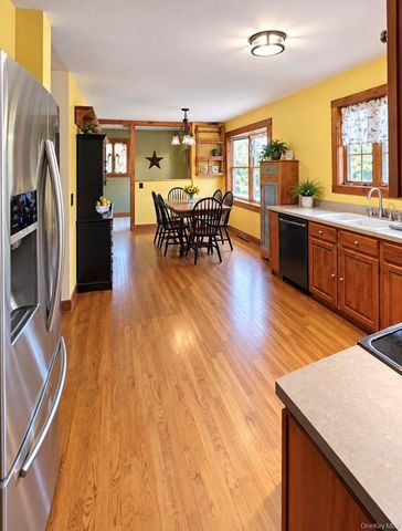 408 Oregon Trail, Pine Bush, NY 12566
