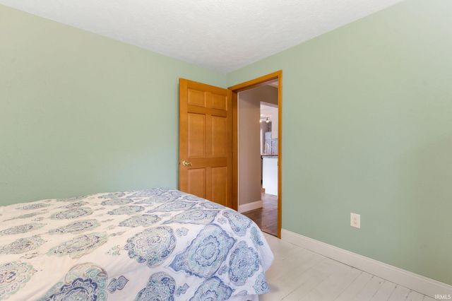 56040 River Heights, Elkhart, IN 46516