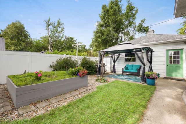56040 River Heights, Elkhart, IN 46516