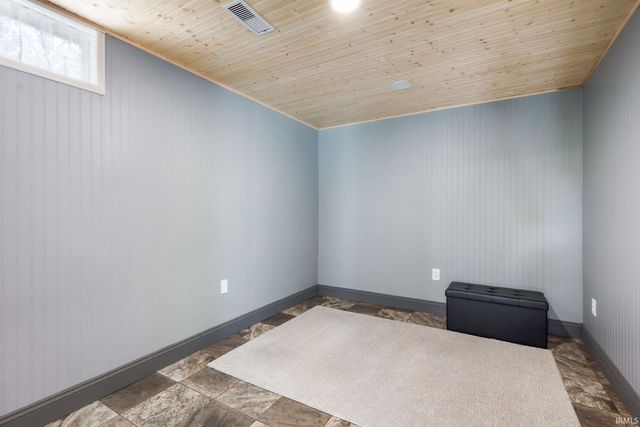 56040 River Heights, Elkhart, IN 46516