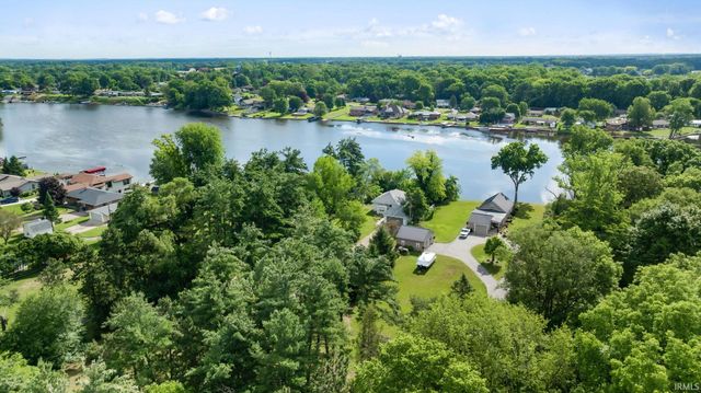 56040 River Heights, Elkhart, IN 46516