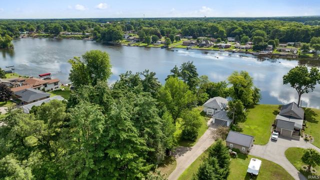 56040 River Heights, Elkhart, IN 46516