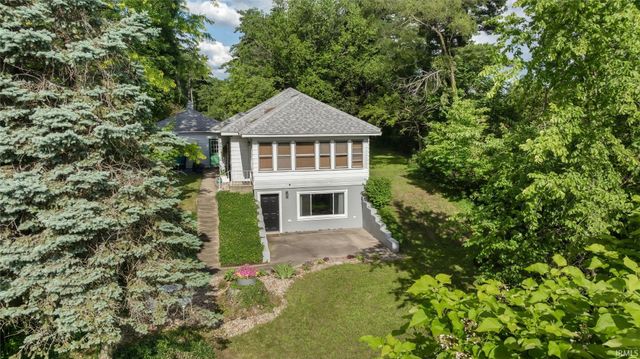 56040 River Heights, Elkhart, IN 46516