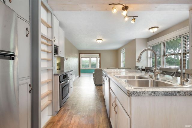 56040 River Heights, Elkhart, IN 46516
