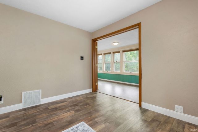 56040 River Heights, Elkhart, IN 46516