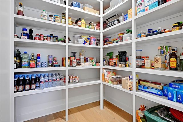 1111 Hillswick Lane, Raymore, MO 64083