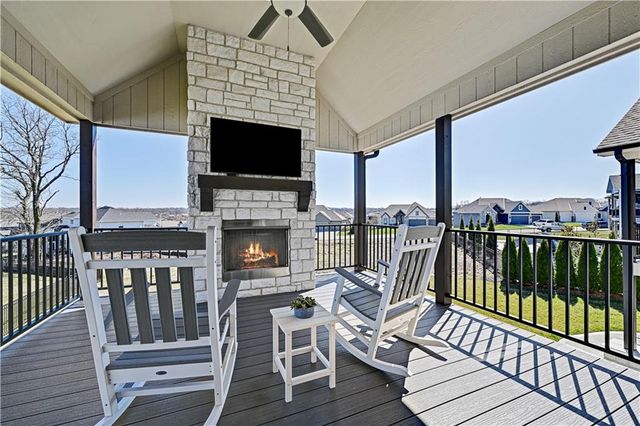 1111 Hillswick Lane, Raymore, MO 64083