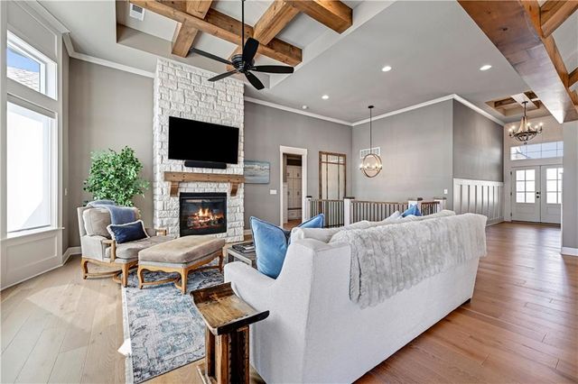 1111 Hillswick Lane, Raymore, MO 64083