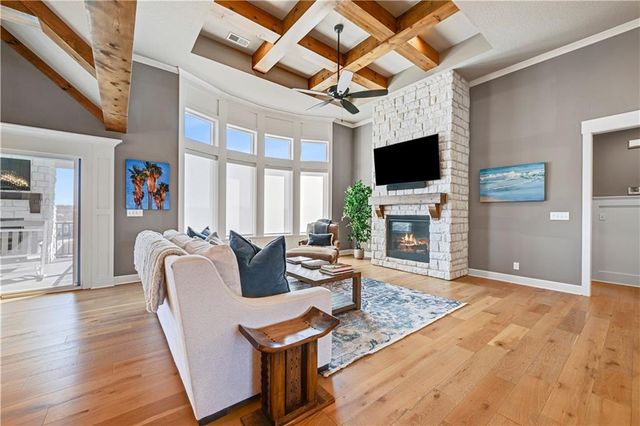 1111 Hillswick Lane, Raymore, MO 64083