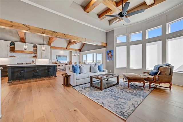 1111 Hillswick Lane, Raymore, MO 64083