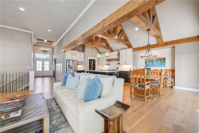 1111 Hillswick Lane, Raymore, MO 64083