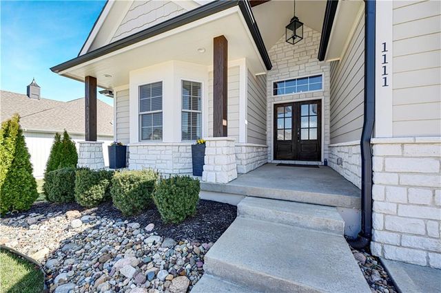 1111 Hillswick Lane, Raymore, MO 64083