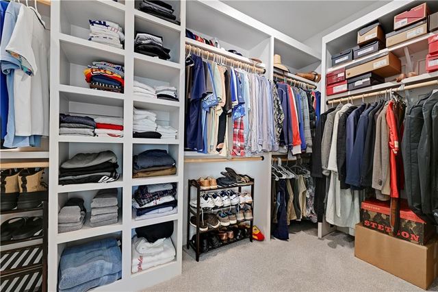 1111 Hillswick Lane, Raymore, MO 64083