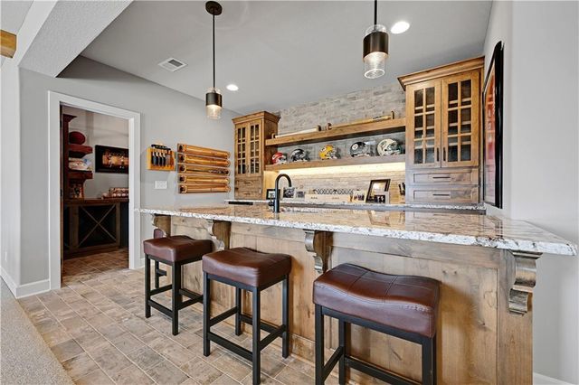 1111 Hillswick Lane, Raymore, MO 64083