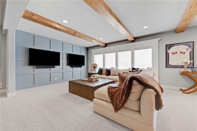 1111 Hillswick Lane, Raymore, MO 64083