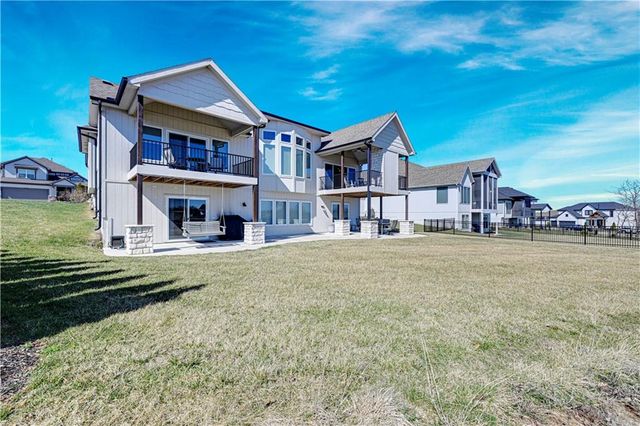 1111 Hillswick Lane, Raymore, MO 64083