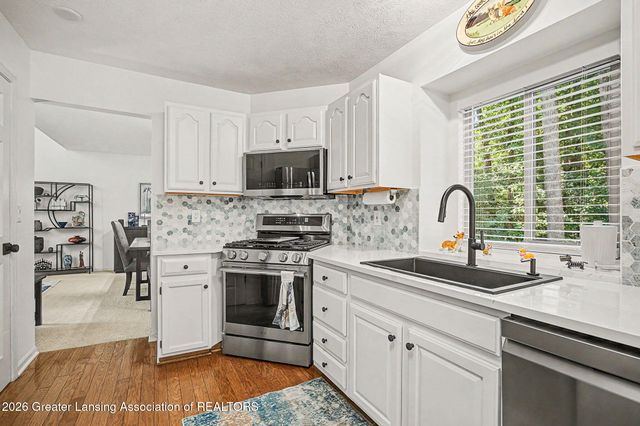 16600 La Fleur Drive, East Lansing, MI 48823
