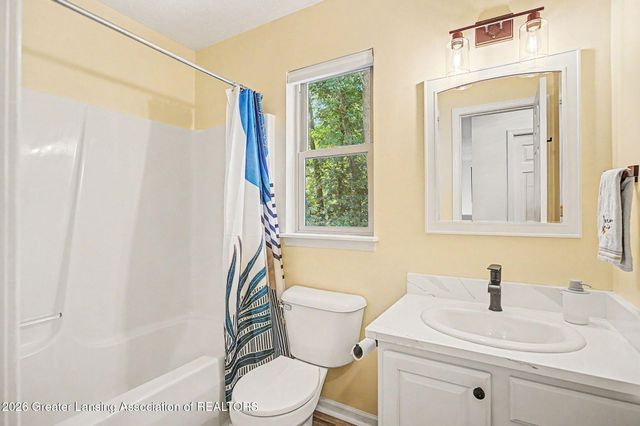 16600 La Fleur Drive, East Lansing, MI 48823