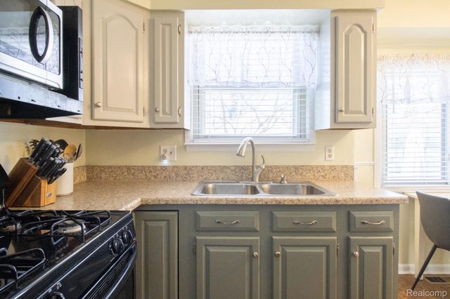 2175 Garfield Street, Ferndale, MI 48220