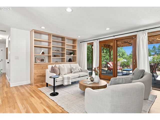 12365 Sw TREMONT St, Portland, OR 97225