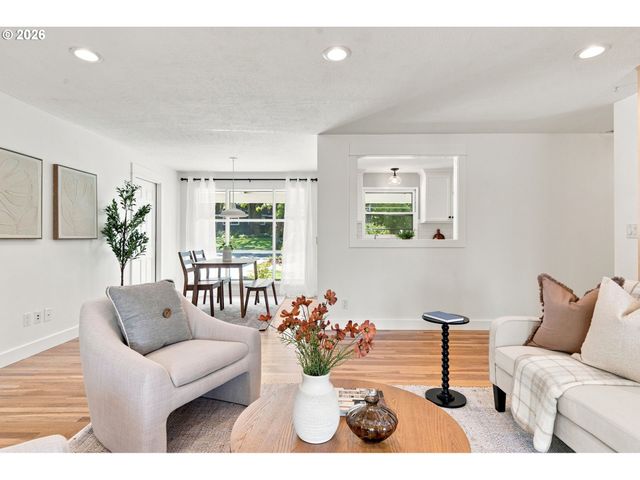 12365 Sw TREMONT St, Portland, OR 97225