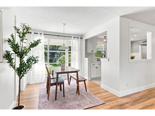 12365 Sw TREMONT St, Portland, OR 97225