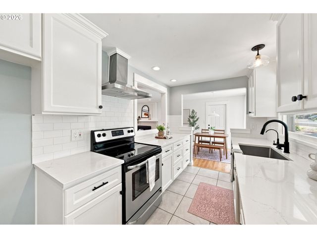 12365 Sw TREMONT St, Portland, OR 97225