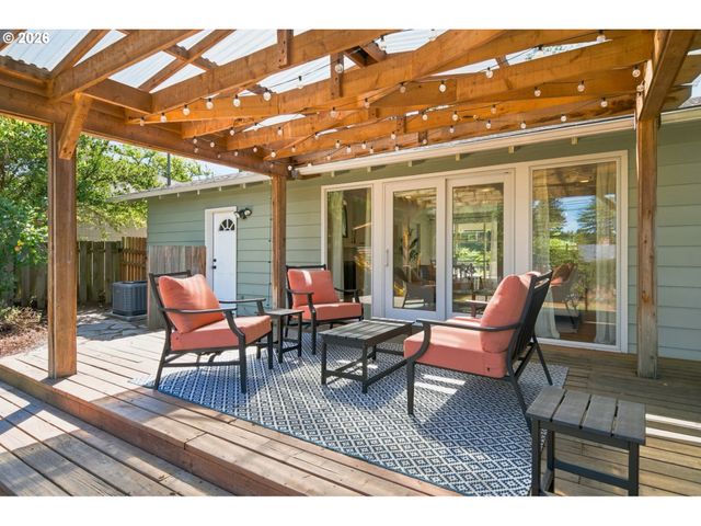 12365 Sw TREMONT St, Portland, OR 97225