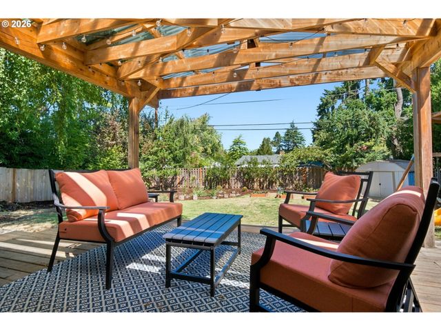 12365 Sw TREMONT St, Portland, OR 97225