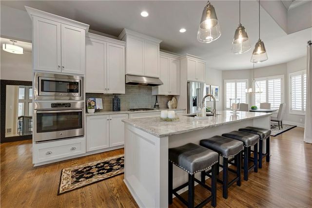 3122 W 150th Terrace, Overland Park, KS 66224