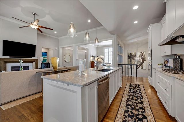 3122 W 150th Terrace, Overland Park, KS 66224