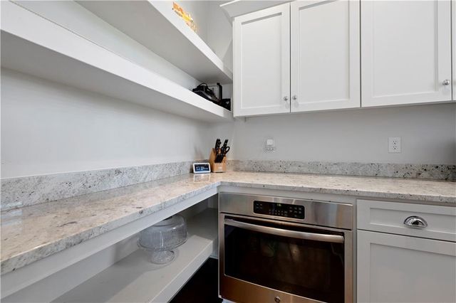 3122 W 150th Terrace, Overland Park, KS 66224