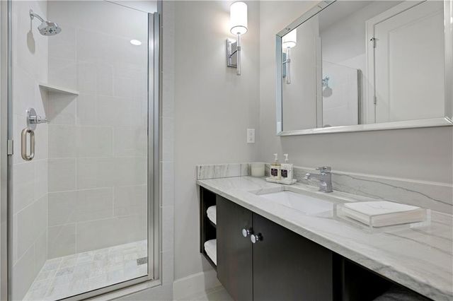 3122 W 150th Terrace, Overland Park, KS 66224