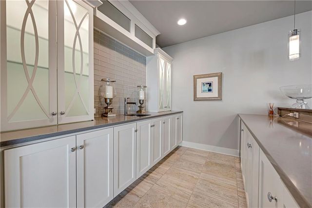 3122 W 150th Terrace, Overland Park, KS 66224