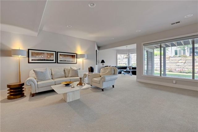 3122 W 150th Terrace, Overland Park, KS 66224