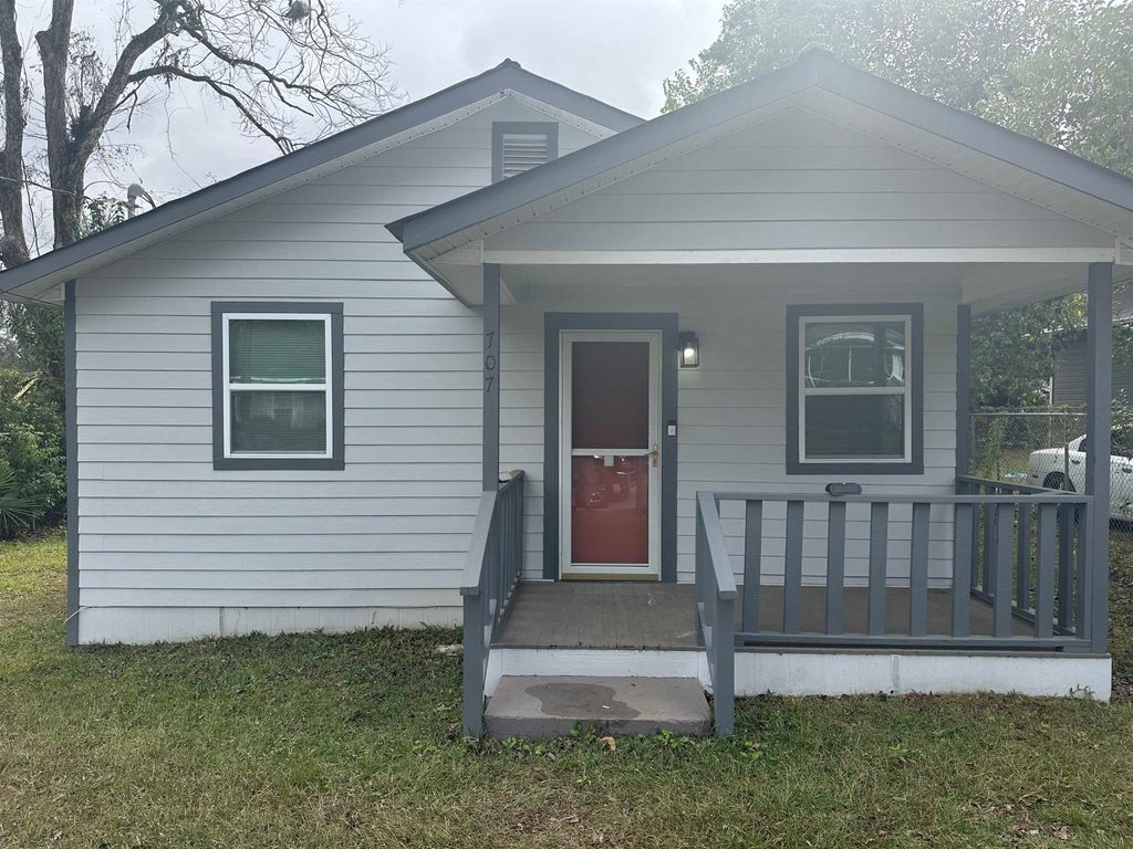 707 Dent Street, Tallahassee, FL 32304