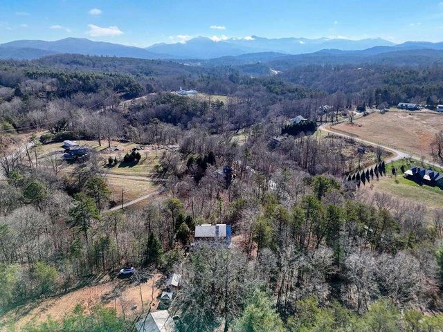 2567 Todd Shook Road, Young Harris, GA 30582
