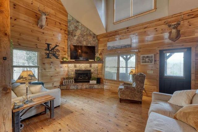 2567 Todd Shook Road, Young Harris, GA 30582