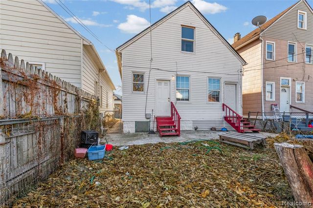2657 Botsford Street, Hamtramck, MI 48212
