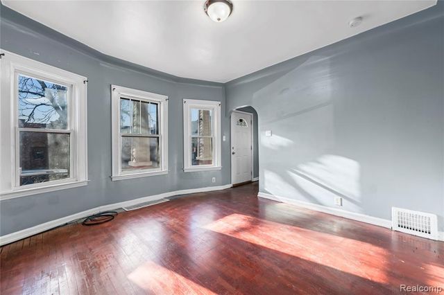 2657 Botsford Street, Hamtramck, MI 48212